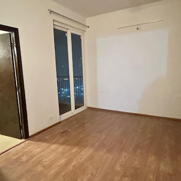 Room in 3 BHK Apartment at Amrapali Riverview, Amrapali Leisure Valley – for Rent