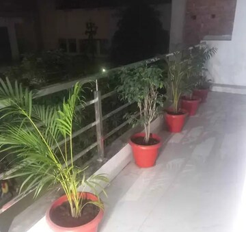 Parking in 2 BHK Villa at Jankipuram – for Rent