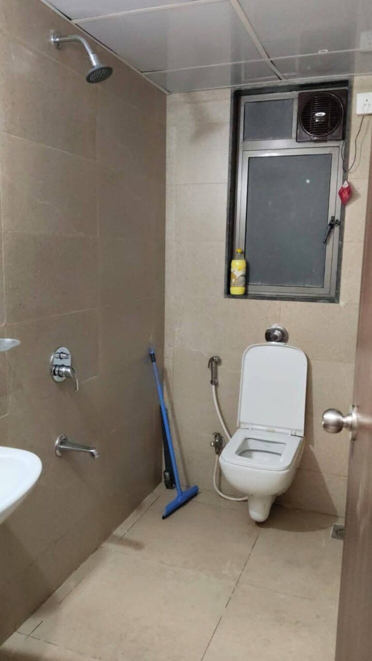 Bathroom, raymond-ten-x-habitat 2 Bedroom 644 Sq.Ft. Apartment In Pokhran Road No Two Thane 8096072