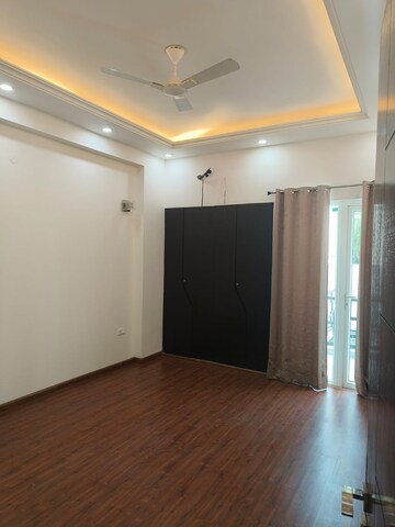 Room in 3 BHK Builder Floor at Ansal Sushant Lok I, Sector 43 – for Rent
