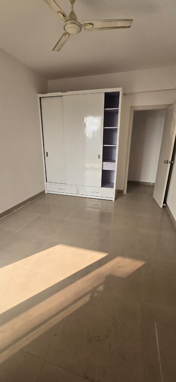 Room in 3 BHK Apartment at Puri Pratham, Sector 84 – for Rent
