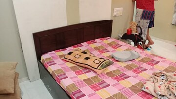 Bedroom in 2 BHK Apartment at Raj Paradise B Wing CHS Ltd, Andheri East – for Rent