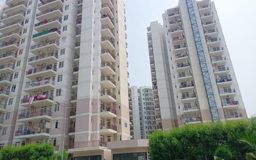4 BHK Apartment For Rent in Unitech Uniworld Resorts-The Residences, Sector 33