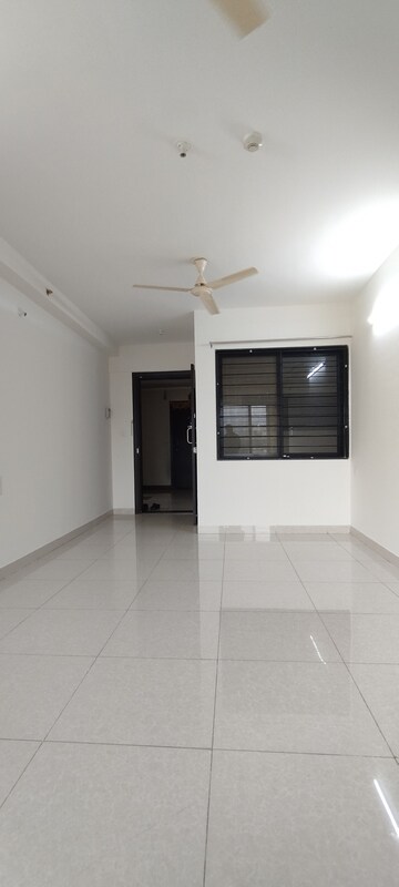 Room in 2.5 BHK Apartment at Magarpatta Nanded City Sargam, Sinhagad – for Rent