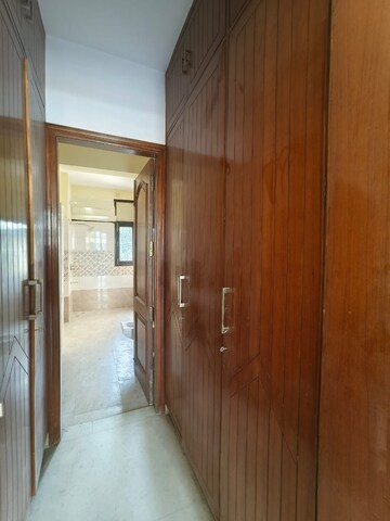 Room in 3.5 BHK Builder Floor at Ardee City, Sector 52 – for Rent
