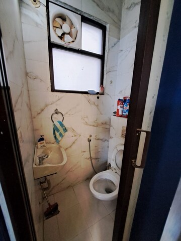 Bathroom in 3 BHK Builder Floor at Ardee City, Sector 52 – for Rent