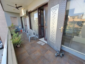 Balcony in 3 BHK Builder Floor at Ardee City, Sector 52 – for Rent