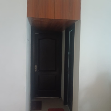 Furnished Amenities in 2.5 BHK Apartment at Gardenia Golf City, Noida Central – for Rent