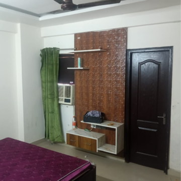 Living Room in 2.5 BHK Apartment at Gardenia Golf City, Noida Central – for Rent
