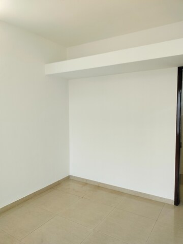 Room in 3 BHK Apartment at Paranjape Gloria Grace, Bavdhan – for Rent