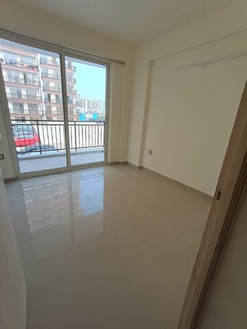 Room in 3 BHK Apartment at ROF Aalayas, Sector 102 – for Rent