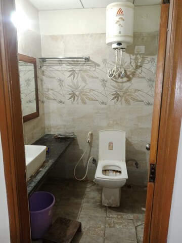 Bathroom in 1 BHK Apartment at Paramount Golfforeste, Zeta I Greater Noida – for Rent