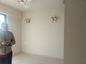 Room in 2 BHK Apartment at M3M Sky City, Sector 65 – for Rent