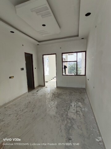 Room in 3 BHK Independent House at Jankipuram Extension – for Sale