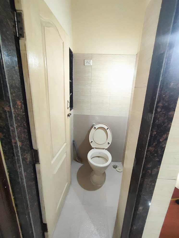 Bathroom, sanghvi-hills 1 Bedroom 425 Sq.Ft. Apartment In Ghodbunder Road Thane 8096524