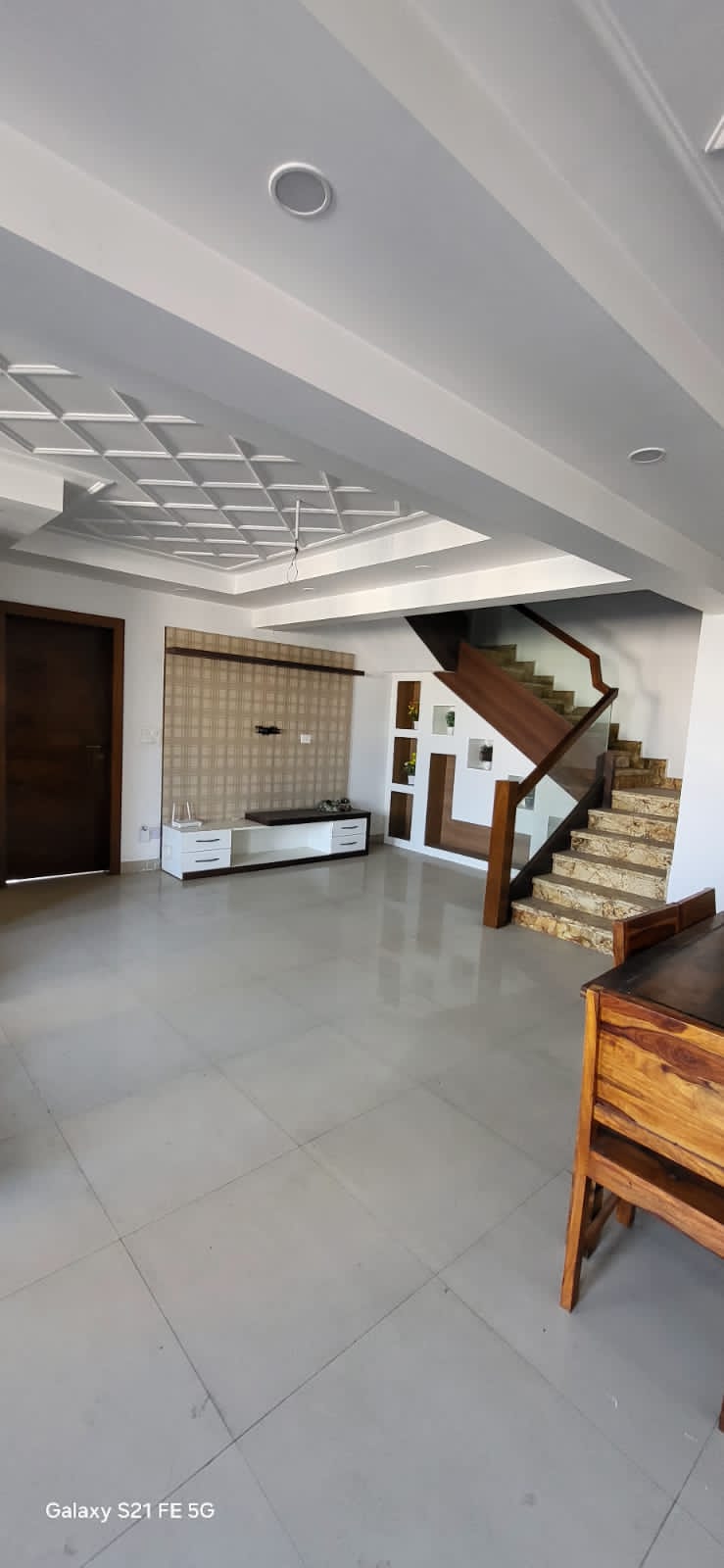 4 BHK + Servant Room 3600 Sq.Ft. Penthouse in Logix Blossom County