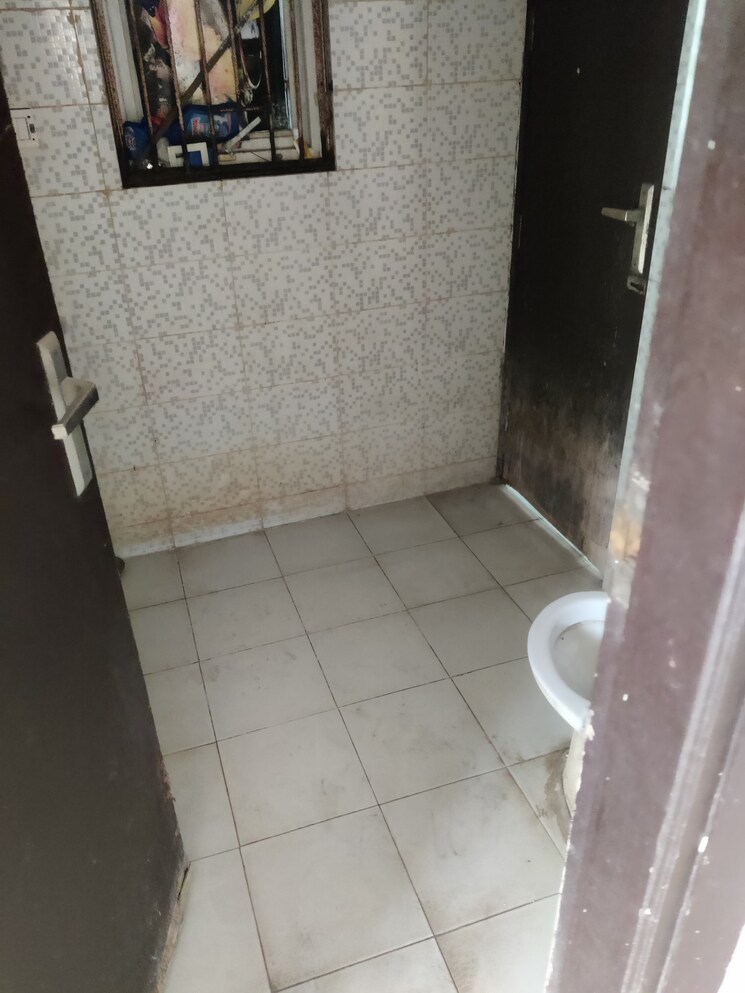 Bathroom, bptp-park-elite-floor-ii 3 Bedroom 180 Sq.Yd. Apartment In Sector 75 Faridabad 8096560
