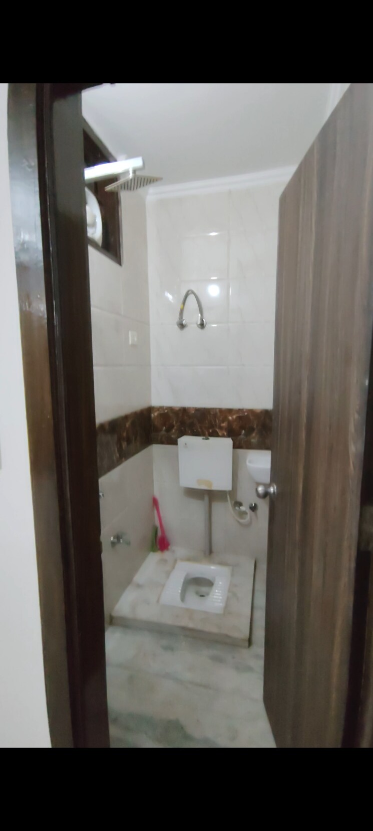 Bathroom, teacher colony 3 Bedroom 1200 Sq.Ft. Builder Floor In Teacher Colony Ghaziabad 8096568