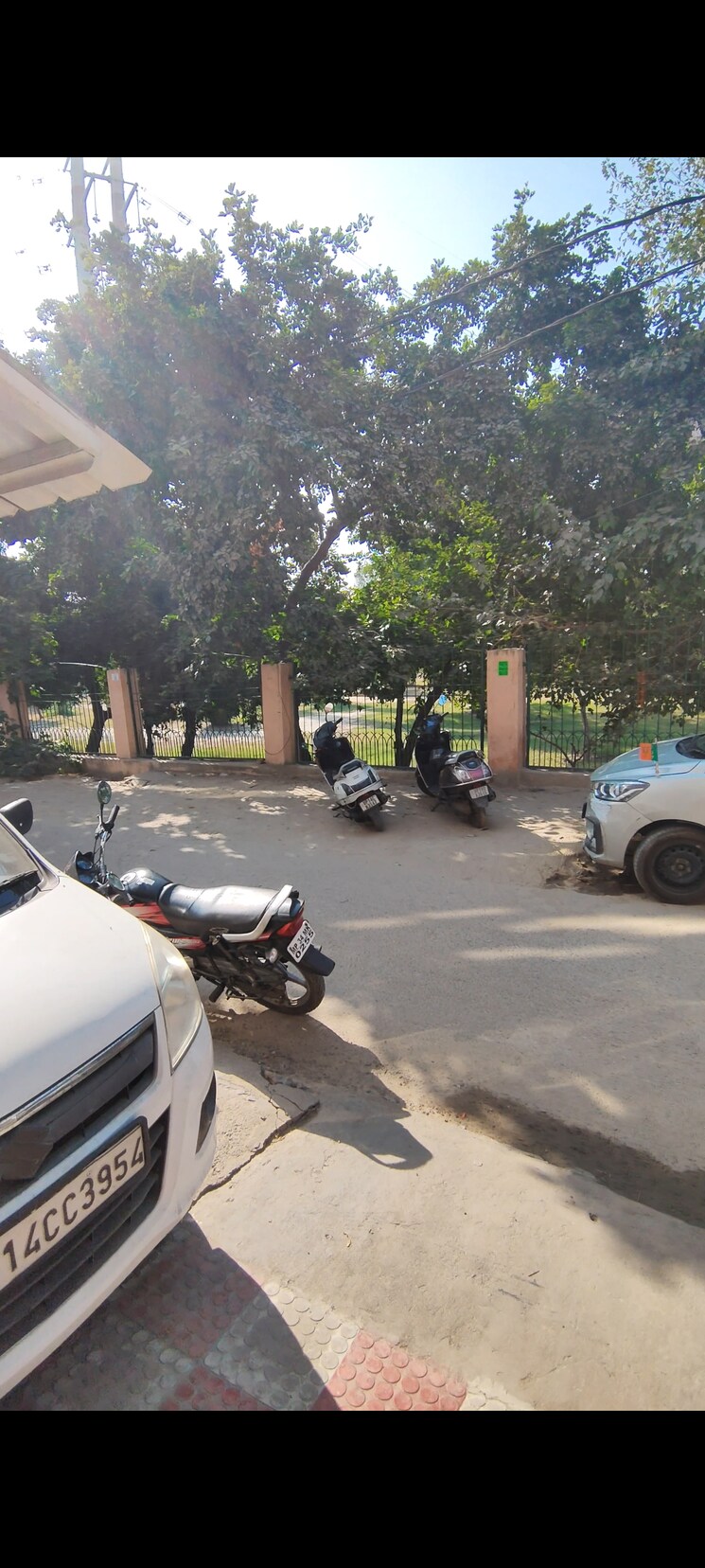  Parking, teacher colony 3 Bedroom 1200 Sq.Ft. Builder Floor In Teacher Colony Ghaziabad 8096568