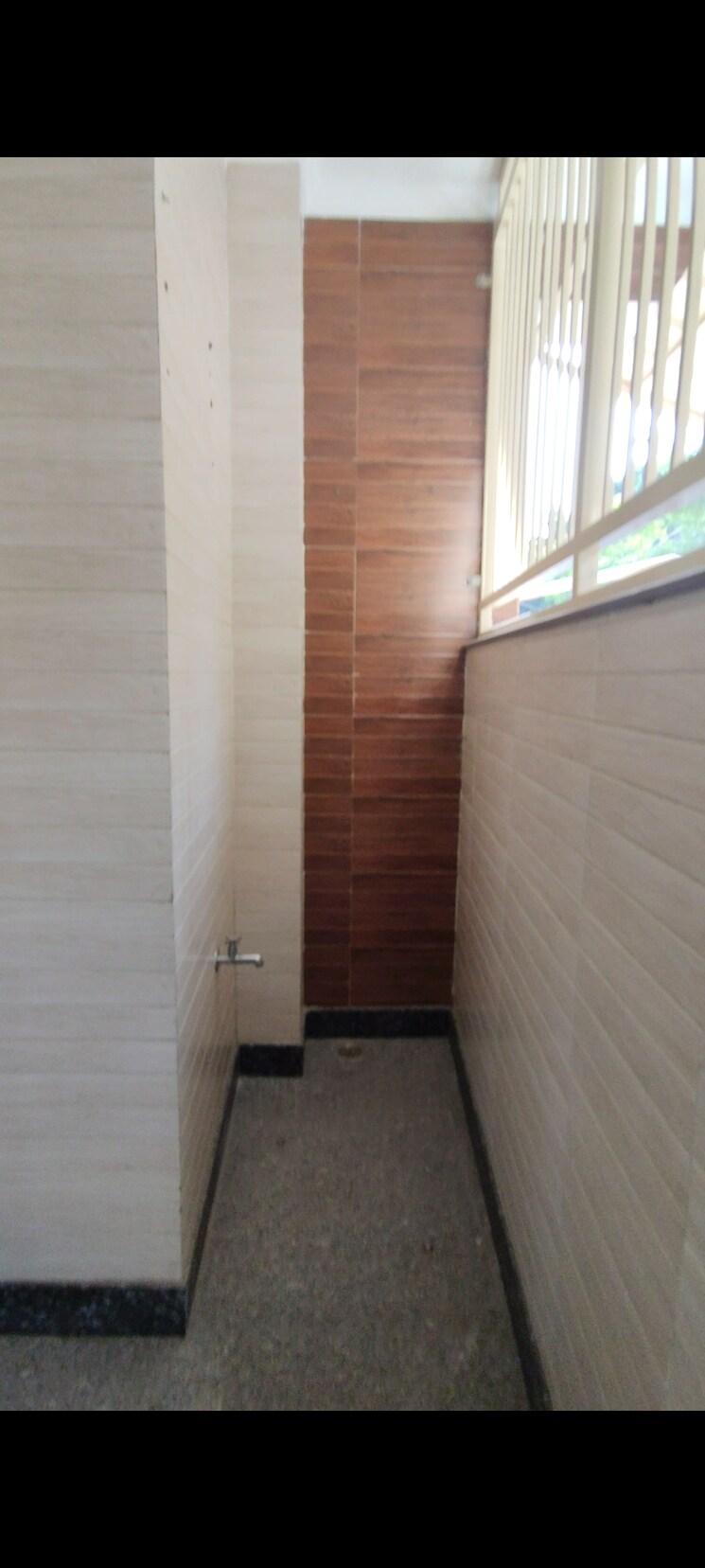 Bathroom, teacher colony 3 Bedroom 1200 Sq.Ft. Builder Floor In Teacher Colony Ghaziabad 8096568