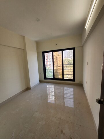 Room in 3.5 BHK Apartment at Sangam The Luxor, Goregaon West – for Rent