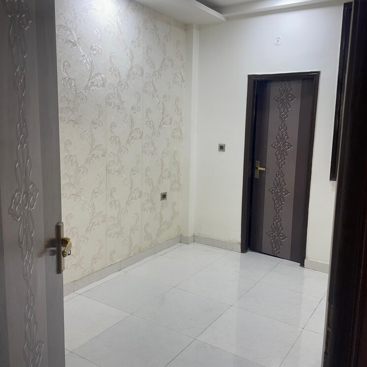 Room, vasundhara sector 13 2 Bedroom 60 Sq.Mt. Apartment In Vasundhara Sector 13 Ghaziabad 8096583