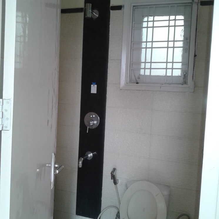Bathroom, sector 55 2 Bedroom 150 Sq.Yd. Builder Floor In Sector 55 Gurgaon 8096682