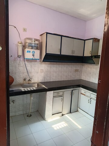 Kitchen in 2.5 BHK Builder Floor at Sushant Lok ii – for Rent