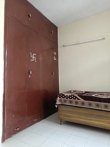 Furnished Amenities in 2.5 BHK Builder Floor at Sushant Lok ii – for Rent