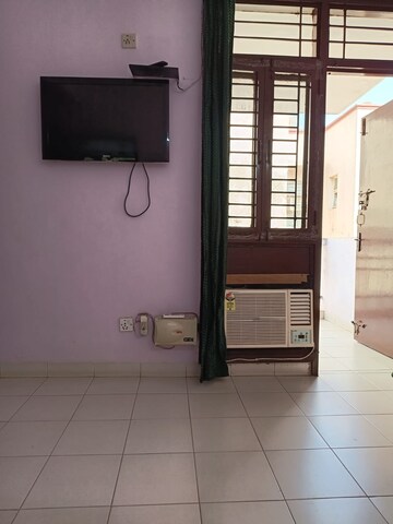 Staircase in 2.5 BHK Builder Floor at Sushant Lok ii – for Rent