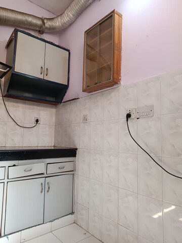Kitchen in 2.5 BHK Builder Floor at Sushant Lok ii – for Rent
