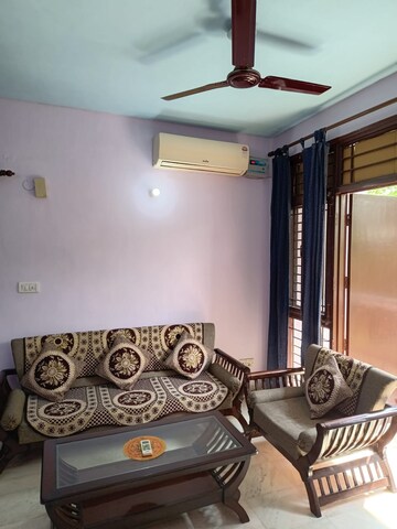 Living Room in 2.5 BHK Builder Floor at Sushant Lok ii – for Rent