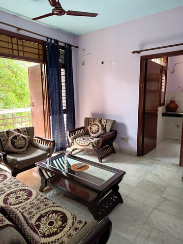 Living Room in 2.5 BHK Builder Floor at Sushant Lok ii – for Rent