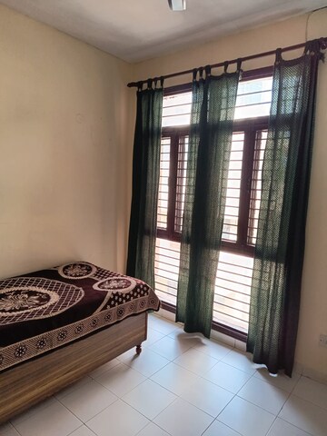 Bedroom in 2.5 BHK Builder Floor at Sushant Lok ii – for Rent