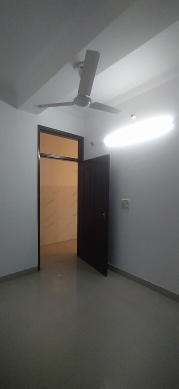 Furnished Amenities in 3 BHK Builder Floor at Panchsheel Vihar – for Rent