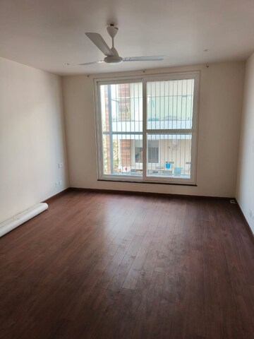 Room in 3 BHK Builder Floor at Ansal Sushant Lok I, Sector 43 – for Rent