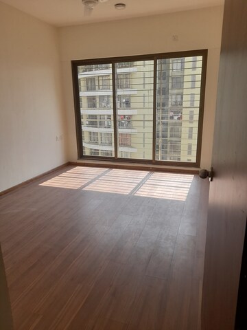 Room in 3 BHK Apartment at Acme Ozone, Manpada – for Rent
