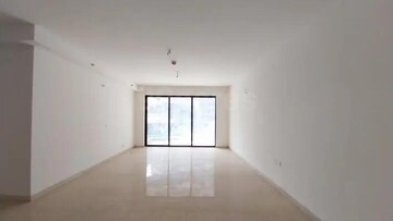 Room in 3 BHK Apartment at DLF The Skycourt, Sector 86 – for Rent