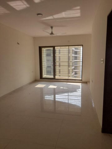 Room in 3 BHK Apartment at Acme Ozone, Manpada – for Rent