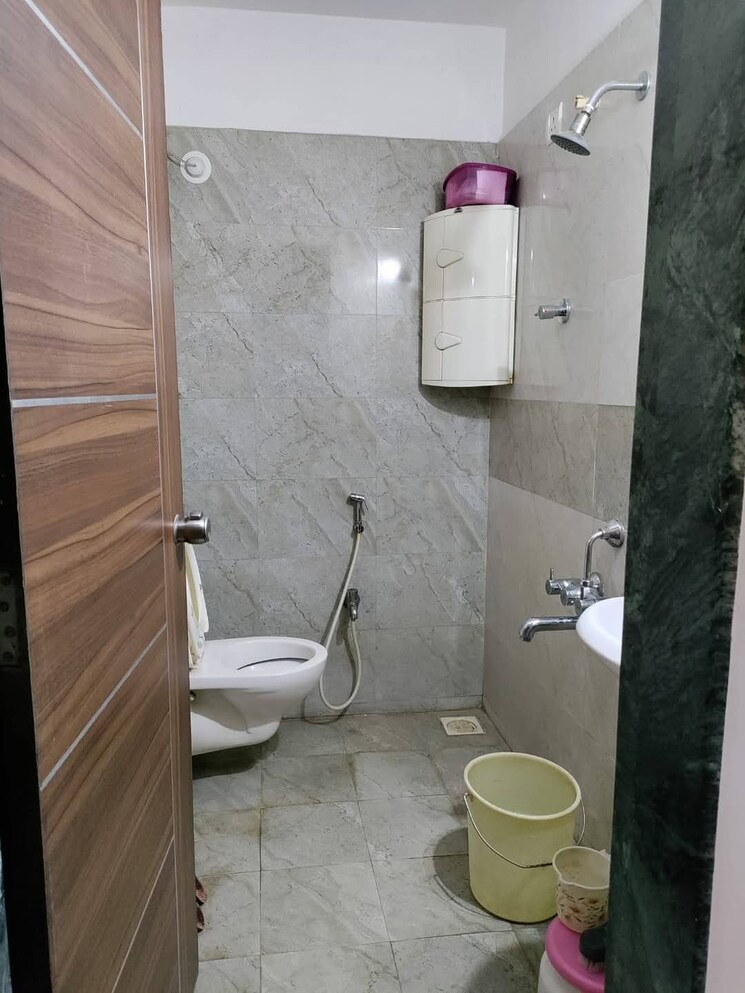 Bathroom, dhanori 3 Bedroom 900 Sq.Ft. Apartment In Dhanori Pune 8096737