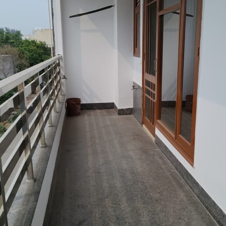 Balcony, sector 57 3 Bedroom 204 Sq.Yd. Builder Floor In Sector 57 Gurgaon 8096779