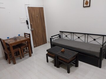 Bedroom in 1.5 BHK Apartment at Daulat Shirin CHS, Colaba – for Rent