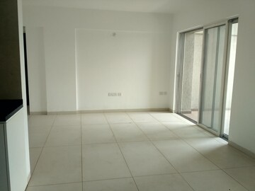 Room in 3 BHK Apartment at Shree Bal Kapil Akhila, Baner – for Sale