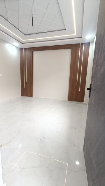 Room in 4 BHK Villa at Arsha Madhav Greens, Gomti Nagar – for Sale