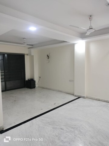Room in 3 BHK Builder Floor at Ansal Sushant Lok I, Sector 43 – for Rent