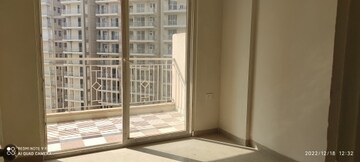 Room in 2 BHK Apartment at Shree Vardhman Green Court, Sector 90 – for Rent