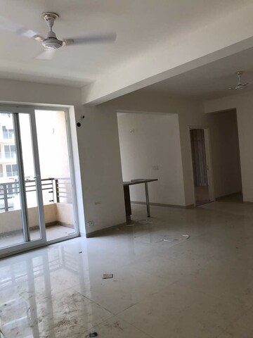 Room in 3 BHK Apartment at Tulip Violet, Sector 69 – for Rent