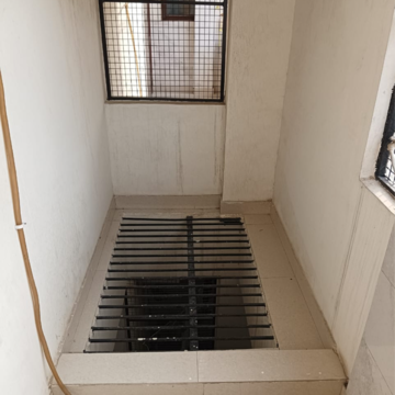 Staircase in 1 RK Builder Floor at Sector 24 – for Rent