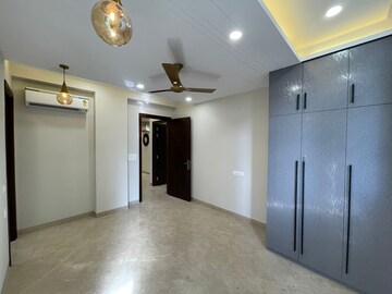 Room in 3 BHK Builder Floor at Ansal Sushant Lok I, Sector 43 – for Sale