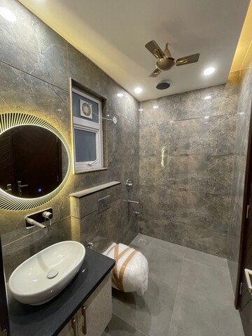 Bathroom in 3 BHK Builder Floor at Ansal Sushant Lok I, Sector 43 – for Sale
